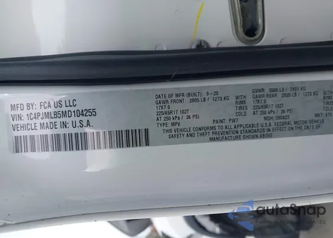 2021 Jeep Cherokee Latitude Plus 4X4 z USA, uszkodzony, nr VIN 1C4PJMLB5MD104255